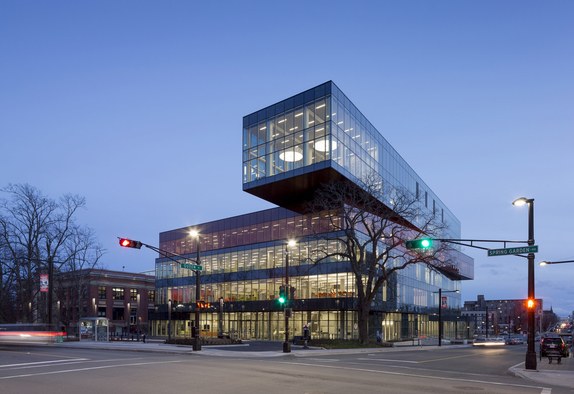 De fleste kender Dokk1, så her er biblioteket i Halifax, også tegnet af Schmidt Hammer Lassen. 